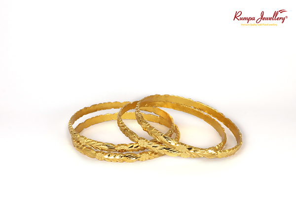 Four pieces Bangles